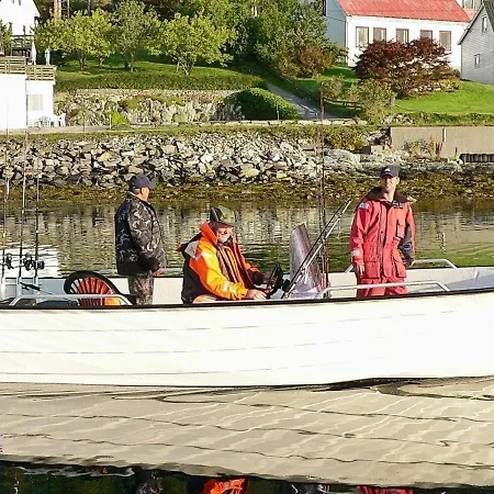 8 Person In Sorbovag *